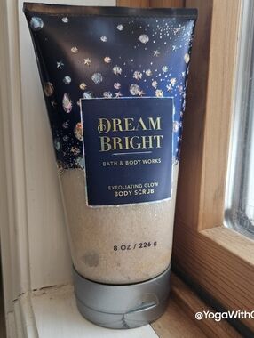 Bath and Body Works Dream Bright exfoliating glow body scrub